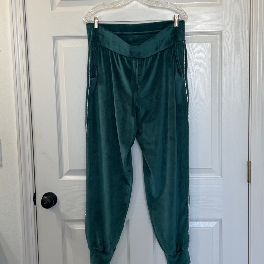 Victoria’s Secret Green Velour 2 pc Tracksuit with Rhinestones - Picture 4 of 4